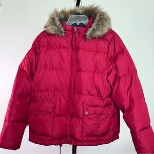 Athletic downfill Vibrant Red Puffer ski Jacket with Faux Fur detachable hoodie